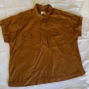 Universal Thread Women’s Brown Short Sleeve Shirt